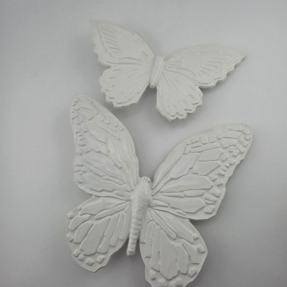 Vintage Butterfly Wall Decor Plaques Set of 2 White MCM Made In USA 1967 - Picture 1 of 13